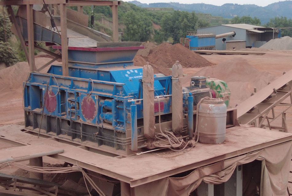 時(shí)產(chǎn)100噸制砂生產(chǎn)線 1210對輥制砂機(jī) 液壓對輥制砂機(jī)